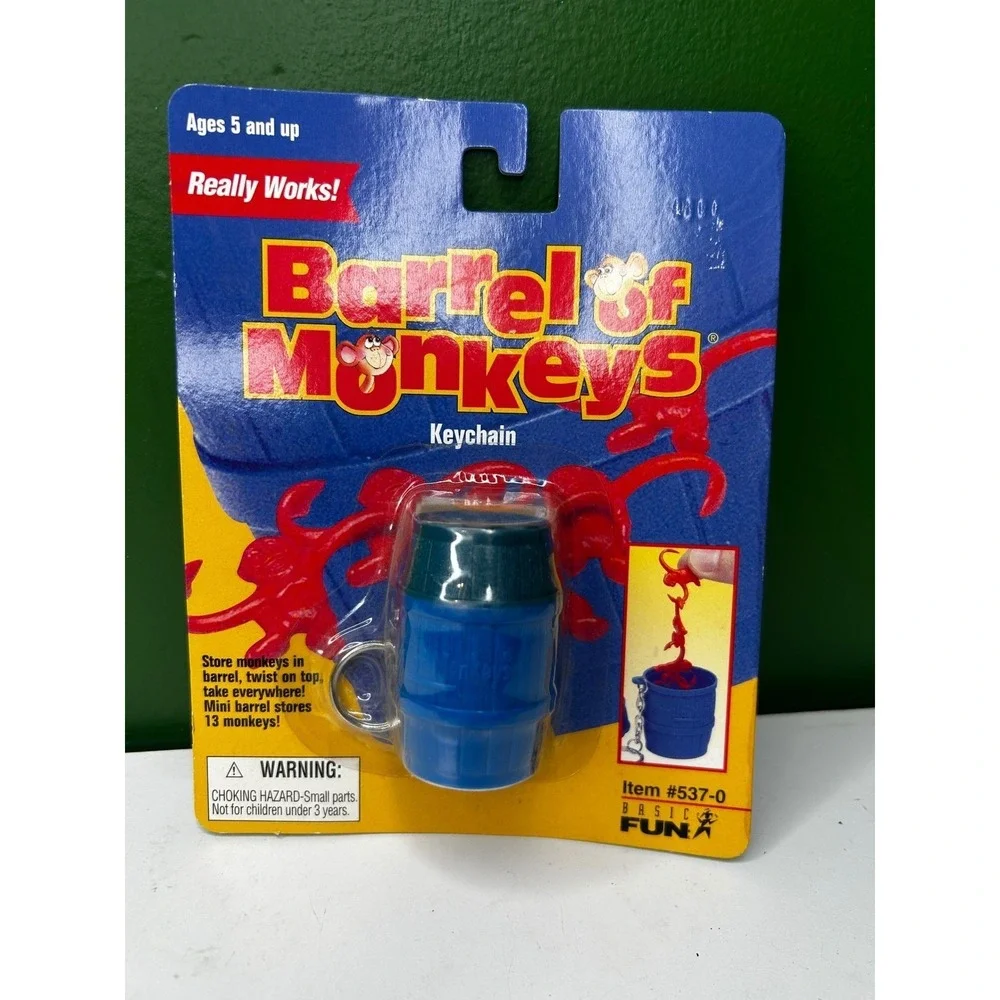 Vintage 1998 Barrel of Monkeys Keychain Basic Fun Mini Game Blue Barrel 537-0 NI